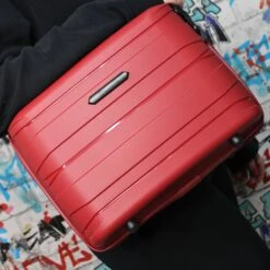 IT Luggage Momentous - Vanity Case (German Red) -Travel Luggage Store 1 8b7e06d1 b51b 4360 8a2e 4385948a372f
