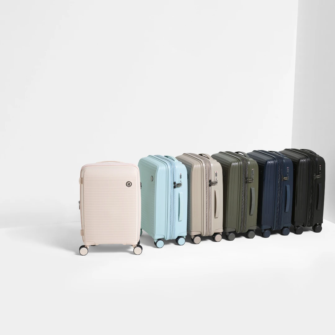 IT Luggage Spontaneous - Cabin (Black) 12 IT Luggage Spontaneous - Cabin (Black) - Image 10
