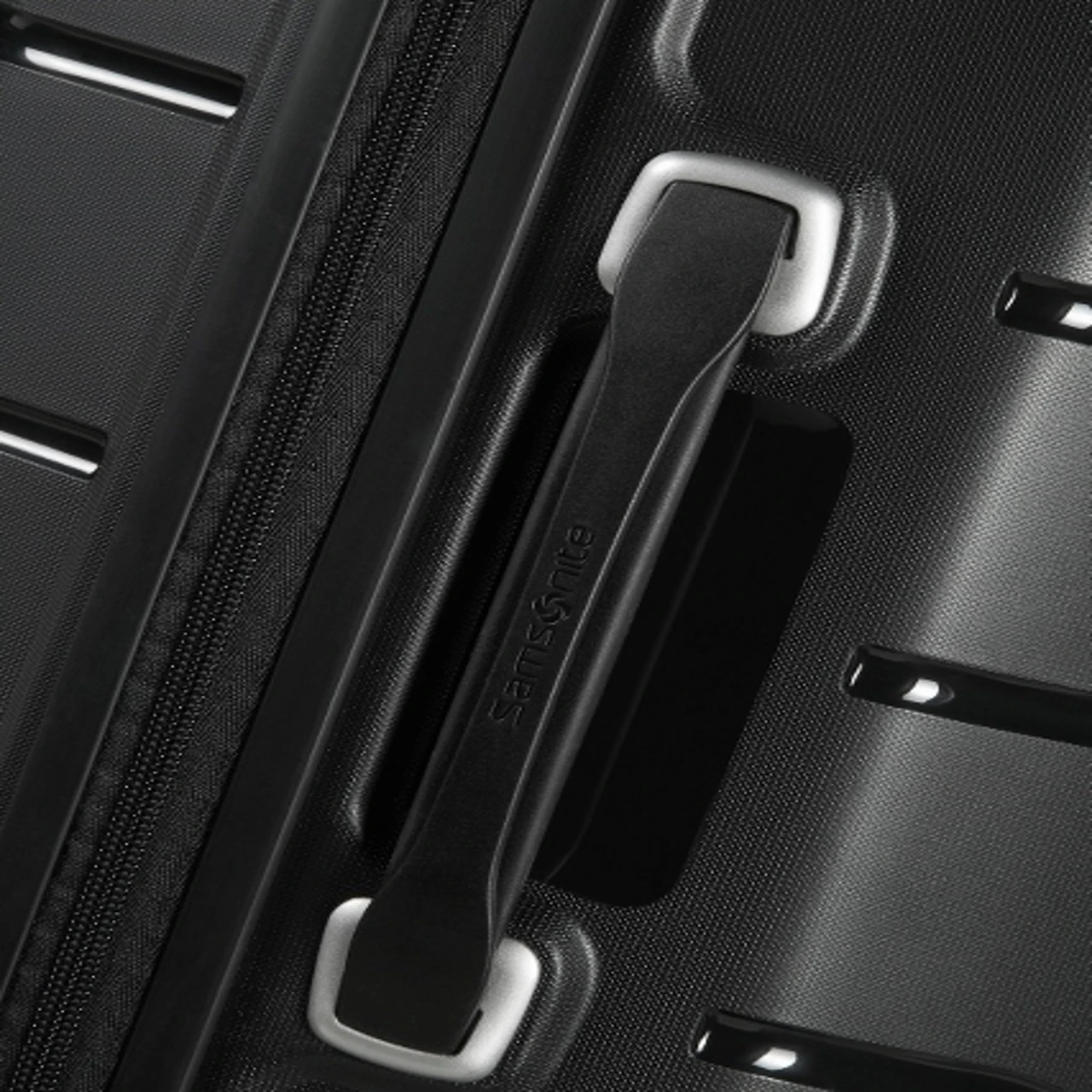 Samsonite Flux 4 Wheel Expandable Suitcase - 68cm 6 Samsonite Flux 4 Wheel Expandable Suitcase - 68cm - Image 4