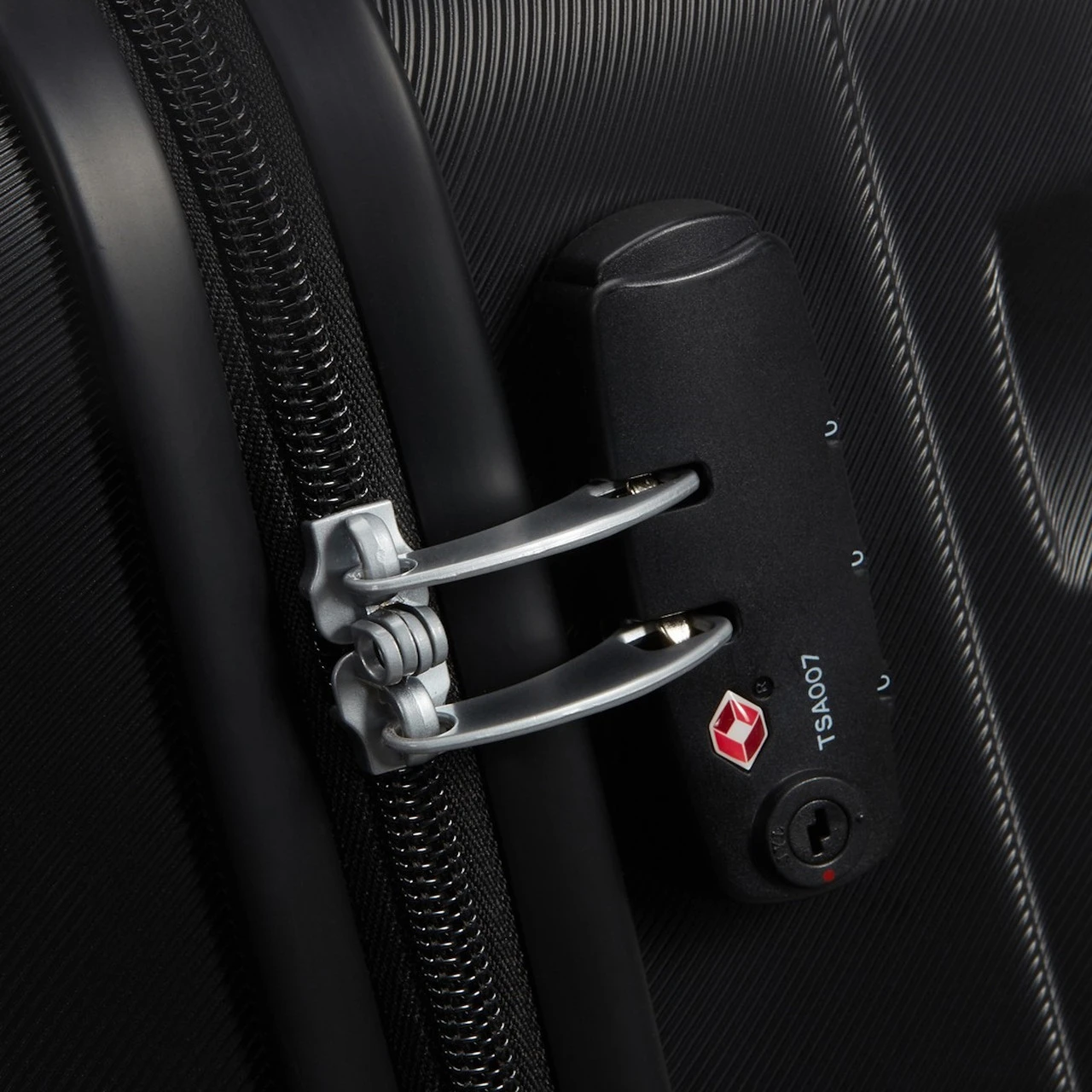 American Tourister Speedlink 3 Piece Luggage Set - 55cm, 67cm, & 77cm 15 American Tourister Speedlink 3 Piece Luggage Set - 55cm, 67cm, & 77cm - Image 13