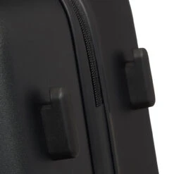 Samsonite Quadrix 4 Wheel Cabin Suitcase - 55cm -Travel Luggage Store QUADRIX SPINNER BOTTOM STUD 1 30326.1689862657