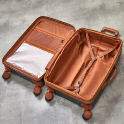 Rock Carnaby 4 Wheel Exp Medium Suitcase - 67cm 37 Rock Carnaby 4 Wheel Exp Medium Suitcase - 67cm -Travel Luggage Store Rock Carnaby TR 0219 GRN Interior 80154.1660574370