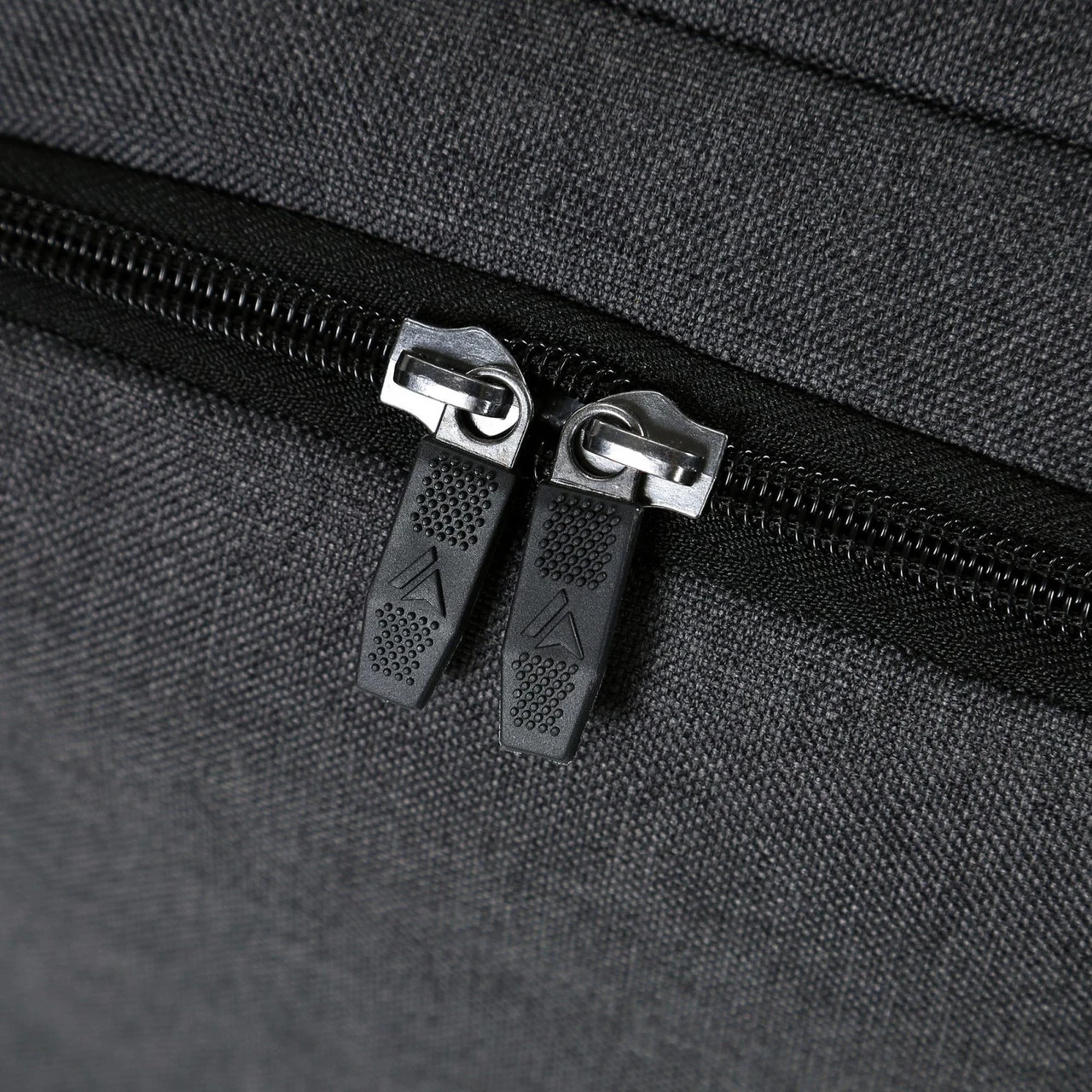 Surfanic Maxim 2.0 2 Wheeled Duffle - 63cm 10 Surfanic Maxim 2.0 2 Wheeled Duffle - 63cm - Image 8